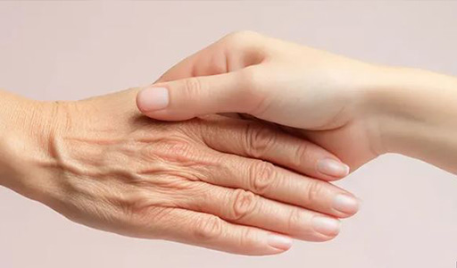 تزریق ژل به مچ دست