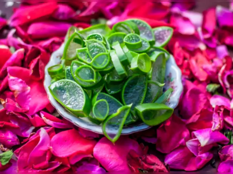 ماسک آلوئه ورا و گلاب